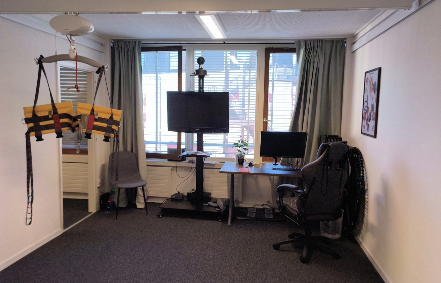 Salle de rééducation vestibulaire avec stimulation visuelle au cabinet de Genève